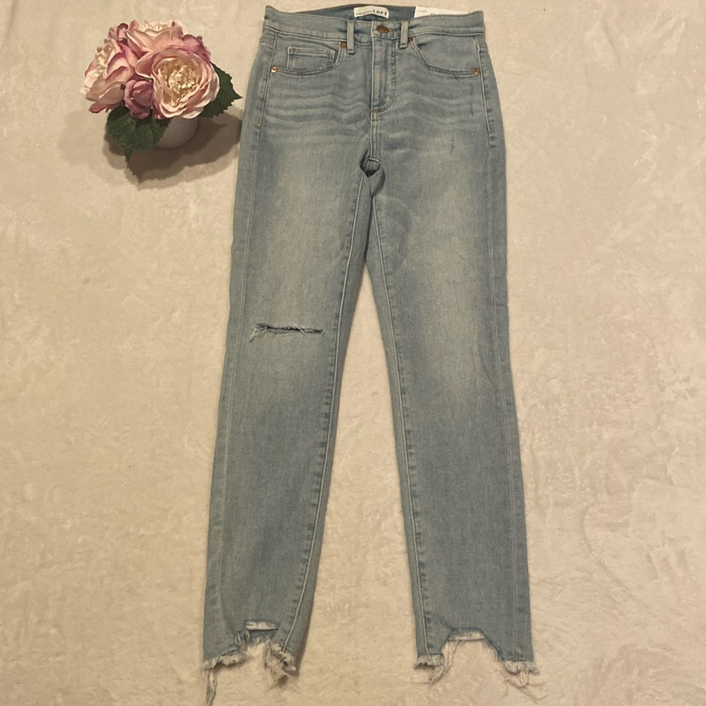 LOFT Size 2 High Waist Skinny Slim Pockets Light Blue Distressed Blue Jeans